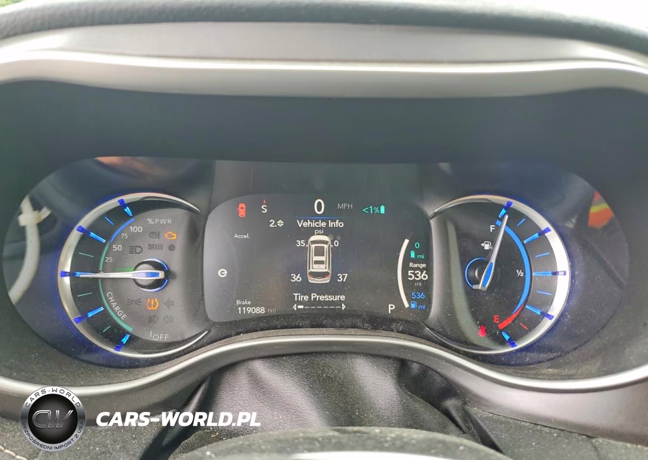 2022 Chrysler Pacifica Hybrid Touring L VIN:2C4RC1L74NR121365 - 9