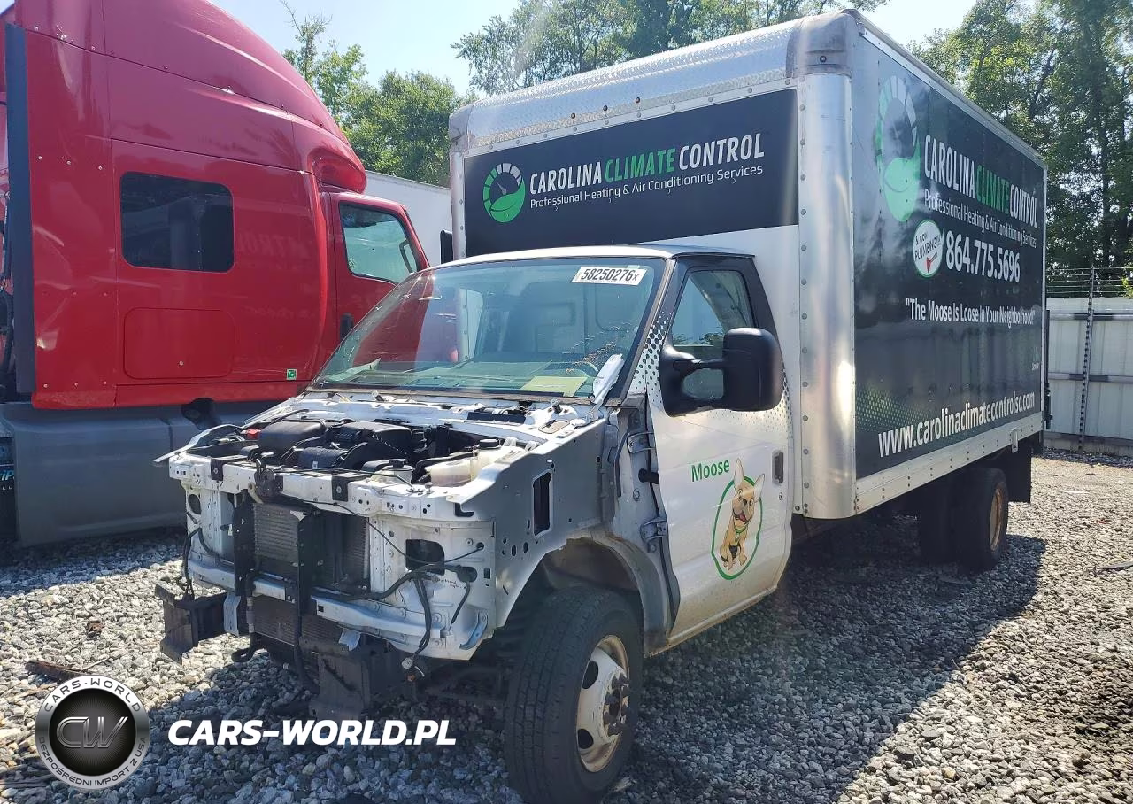 2022 Ford E450 Box Truck