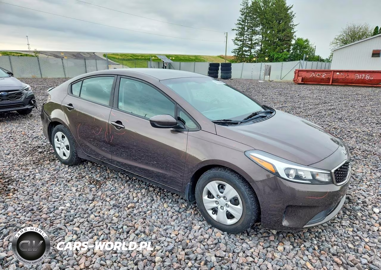 2017 Kia Forte Lx VIN:3KPFK4A72HE127679 - 4