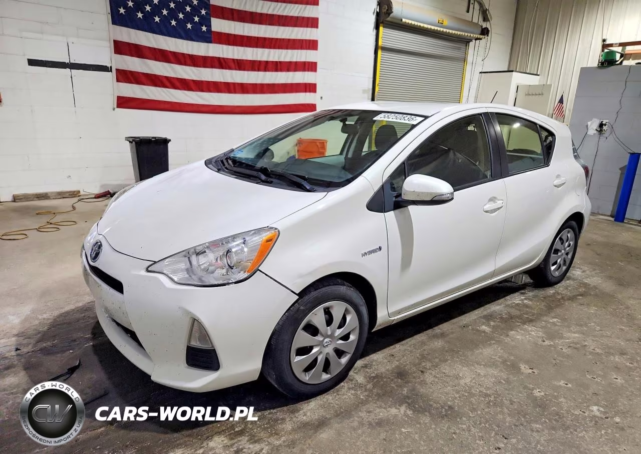 2014 Toyota Prius C Two – zdjęcie 1 z 12