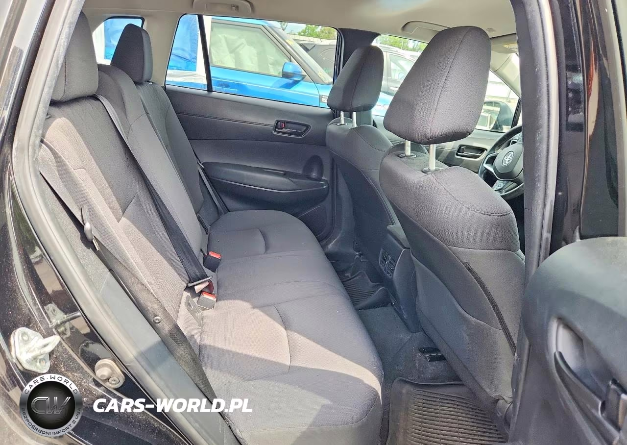 2022 Toyota Corolla Cross Le VIN:7MUCAABG7NV040015 - 11