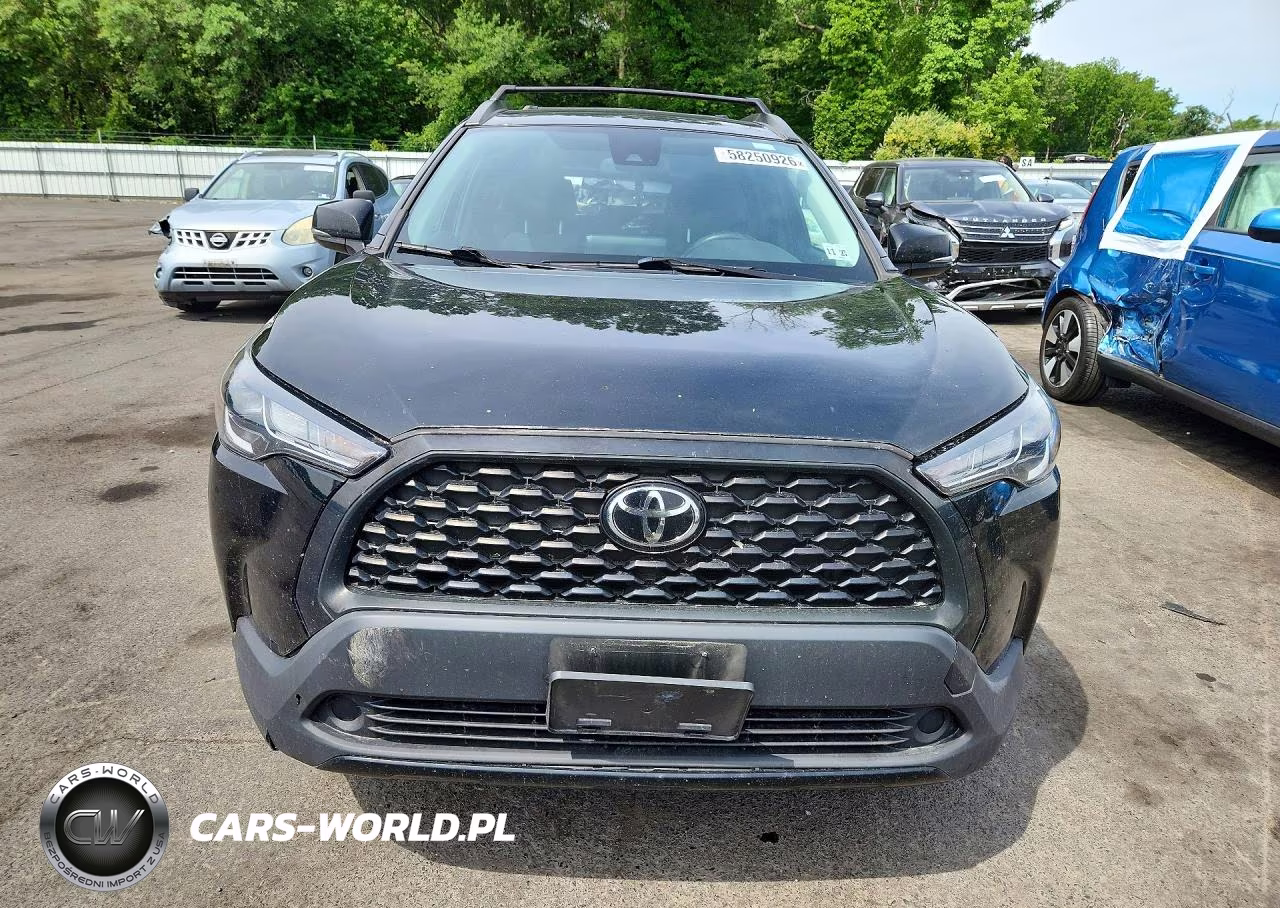 2022 Toyota Corolla Cross Le VIN:7MUCAABG7NV040015 - 5