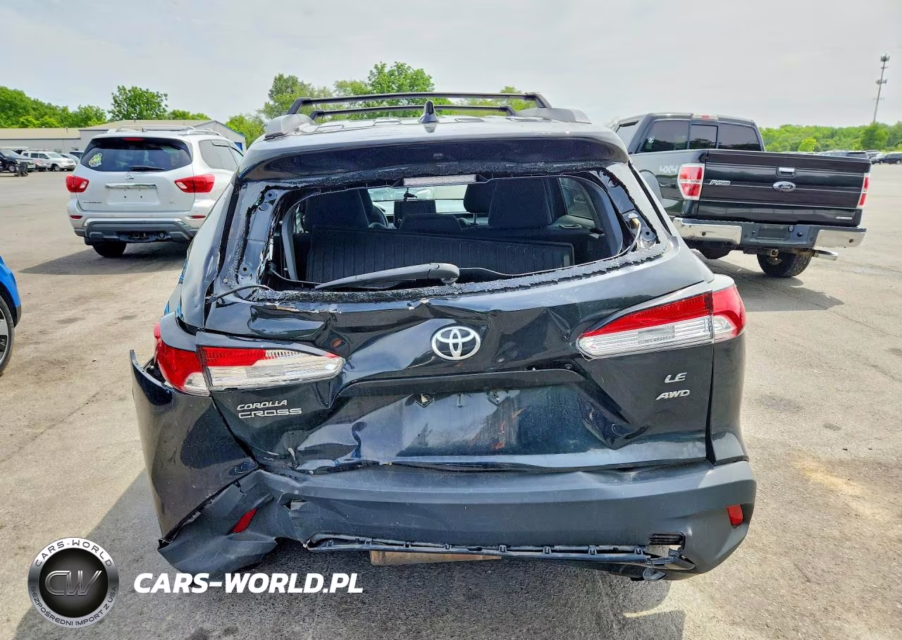 2022 Toyota Corolla Cross Le VIN:7MUCAABG7NV040015 - 6