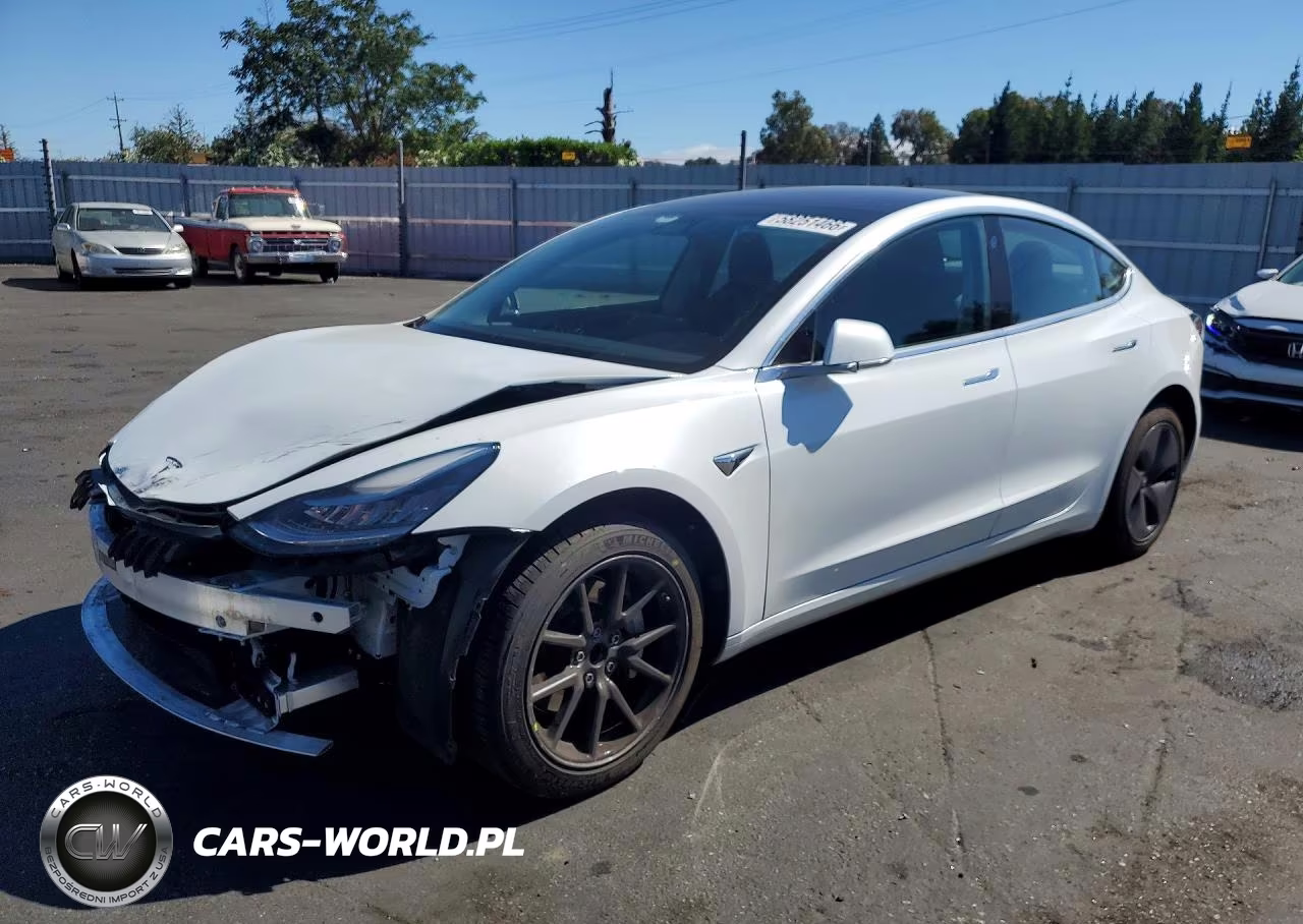 2018 Tesla Model 3 – zdjęcie 1 z 13