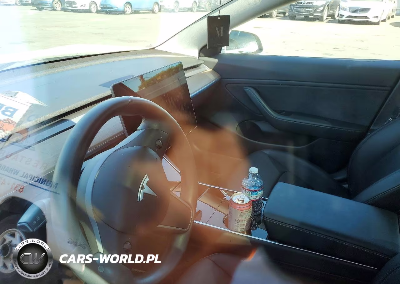 2018 Tesla Model 3 VIN:5YJ3E1EA7JF051472 - 9
