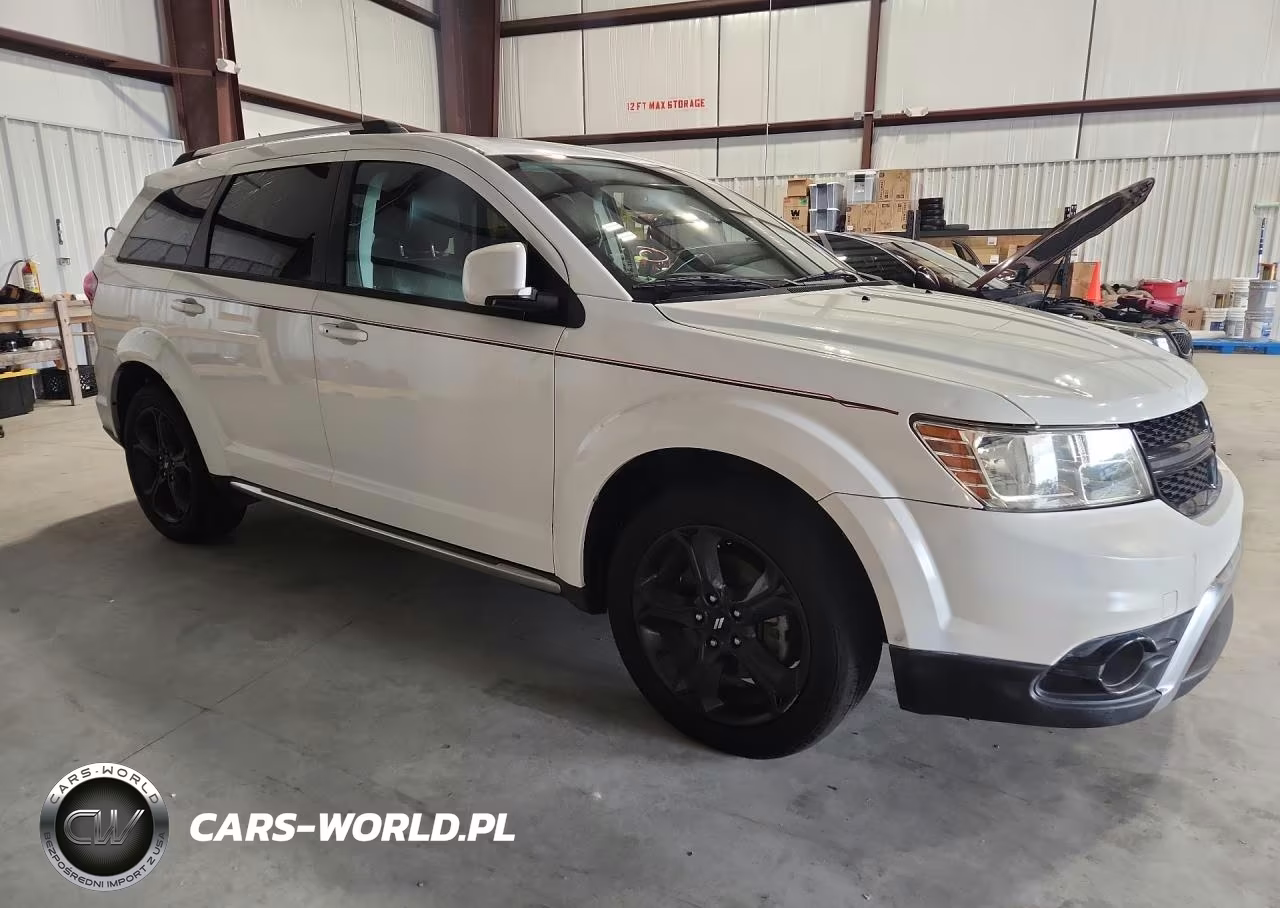 2018 Dodge Journey Crossroad VIN:3C4PDCGG1JT216130 - 4