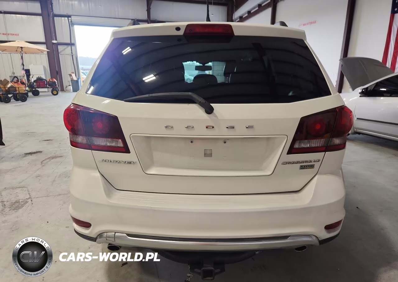 2018 Dodge Journey Crossroad VIN:3C4PDCGG1JT216130 - 6