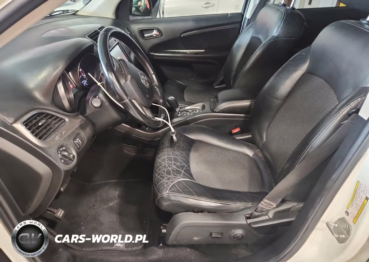 2018 Dodge Journey Crossroad VIN:3C4PDCGG1JT216130 - 7