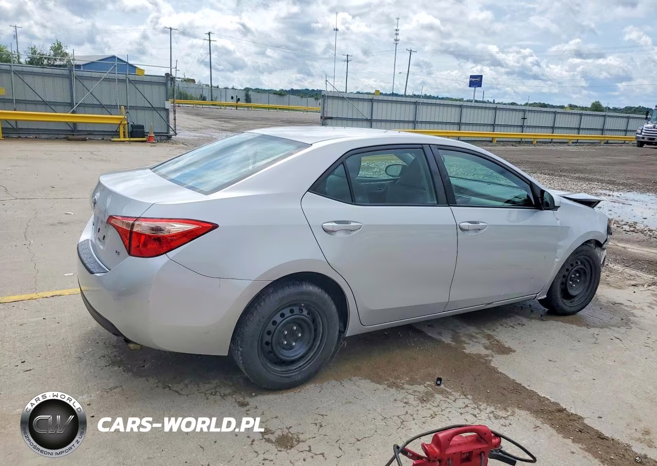 2017 Toyota Corolla Le VIN:2T1BURHEXHC770449 - 3