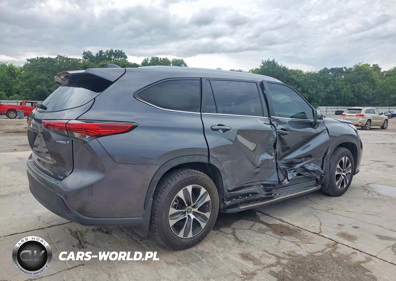 2023 Toyota Highlander Hybrid Xle VIN:5TDKARAH8PS523949 - 3