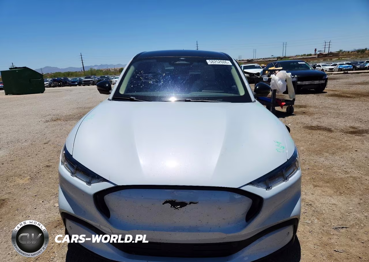 2022 Ford Mustang Mach-E Premium VIN:3FMTK3R73NMA16086 - 5