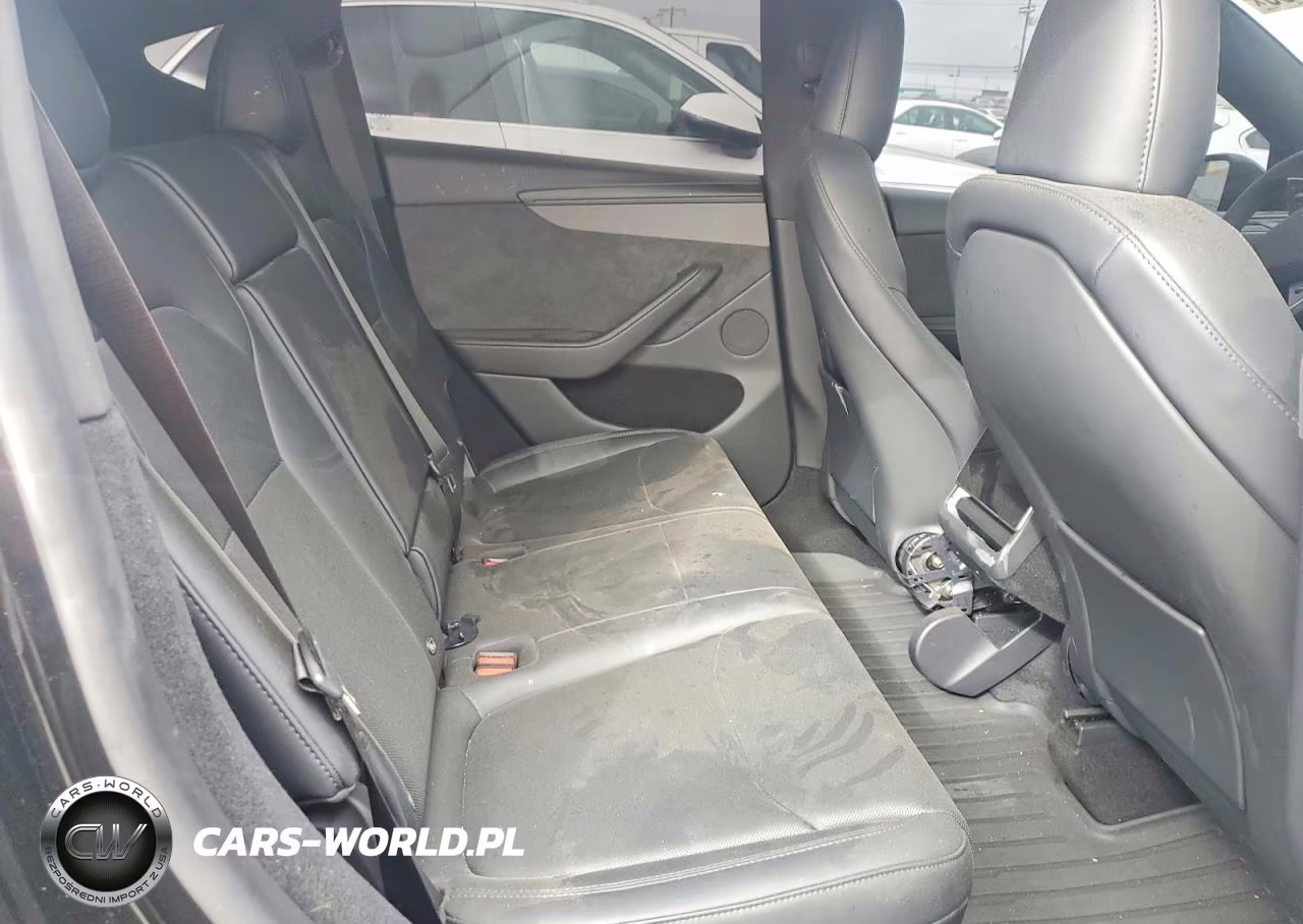 2026 Tesla Model Y VIN:7SAYGDED6TF624590 - 10
