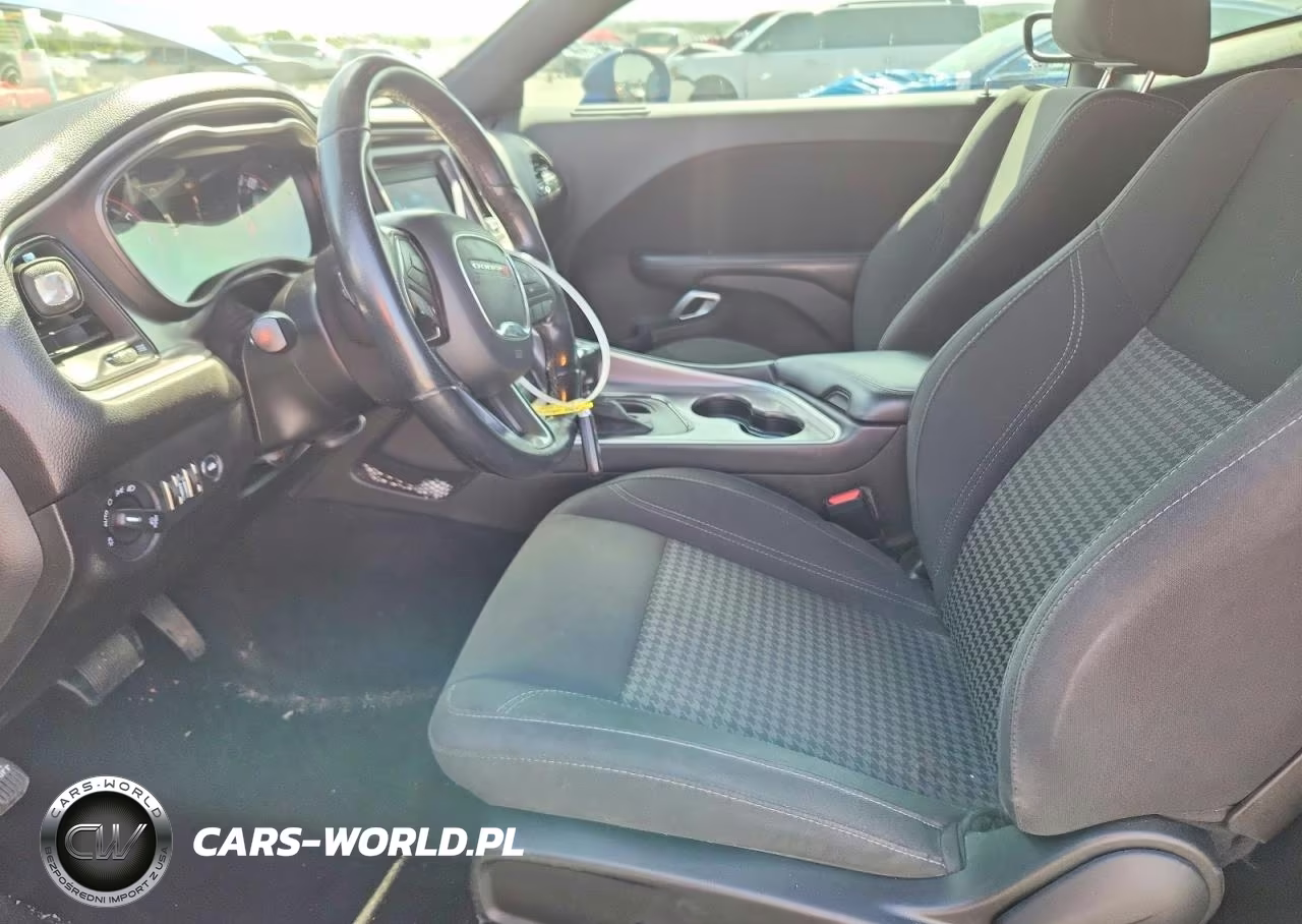 2019 Dodge Challenger Sxt VIN:2C3CDZAG6KH640735 - 7