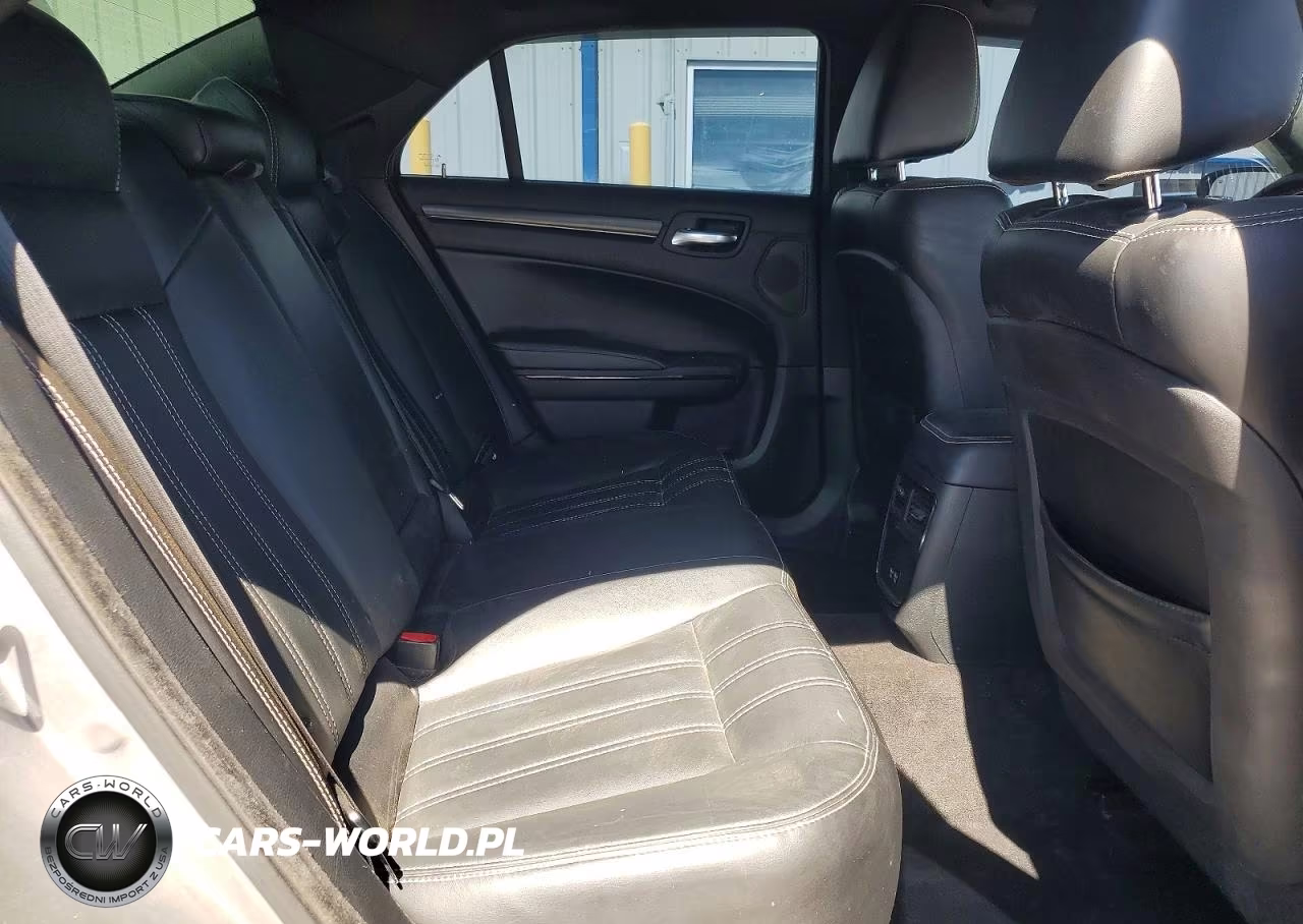2015 Chrysler 300 S VIN:2C3CCABG4FH797110 - 10