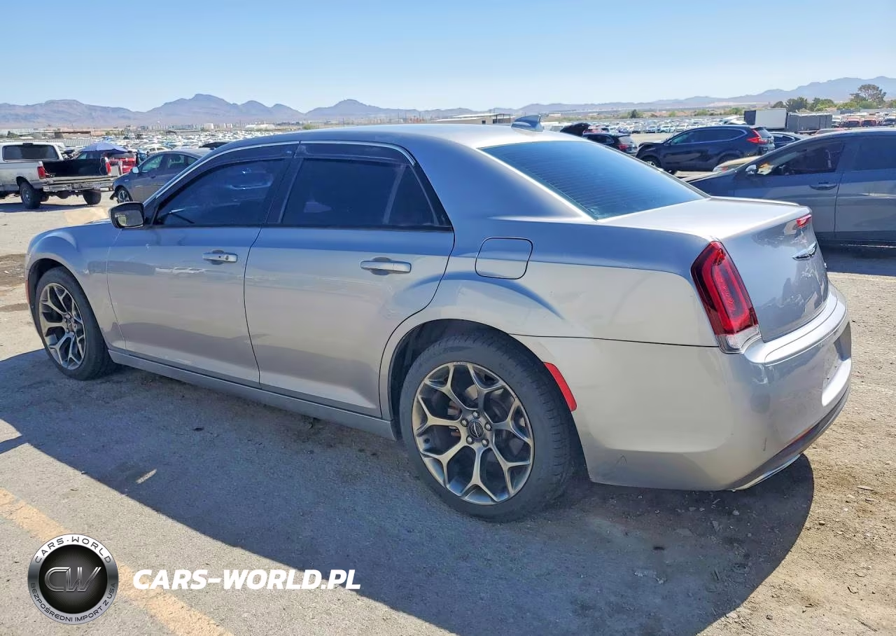 2015 Chrysler 300 S VIN:2C3CCABG4FH797110 - 2