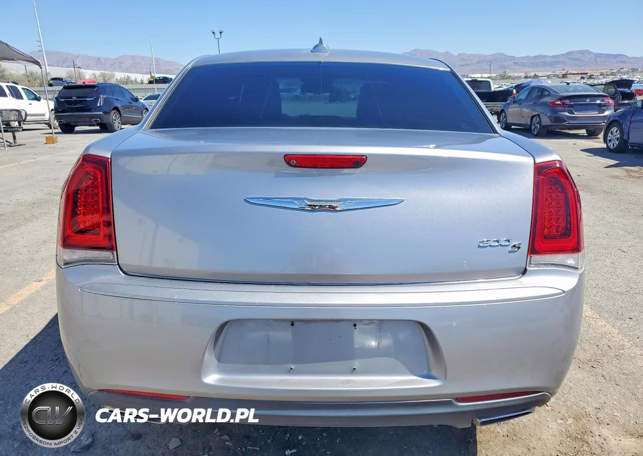 2015 Chrysler 300 S VIN:2C3CCABG4FH797110 - 6