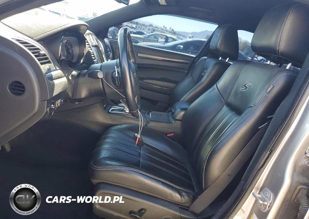 2015 Chrysler 300 S VIN:2C3CCABG4FH797110 - 7