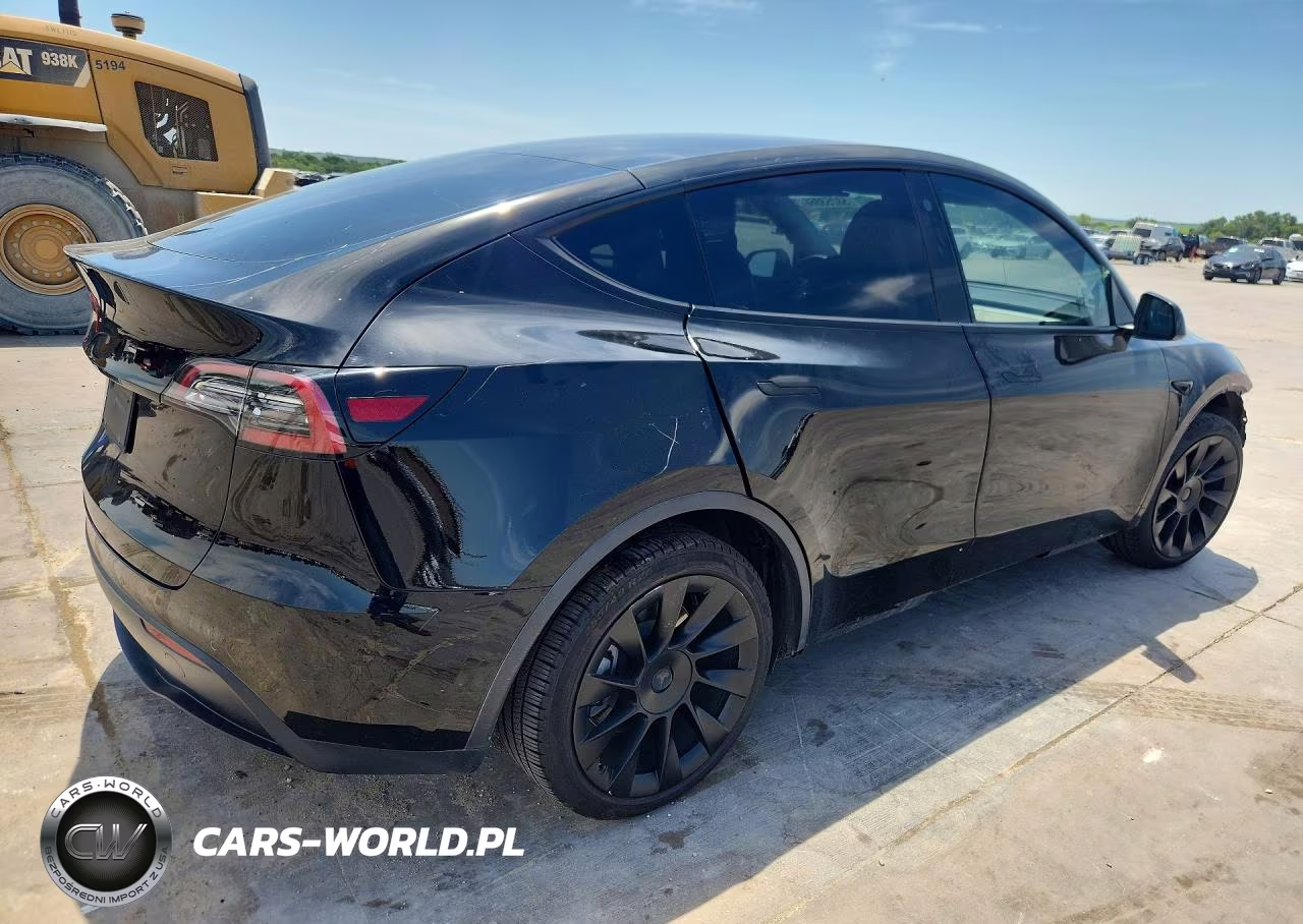 2021 Tesla Model Y VIN:5YJYGDEE7MF193362 - 3