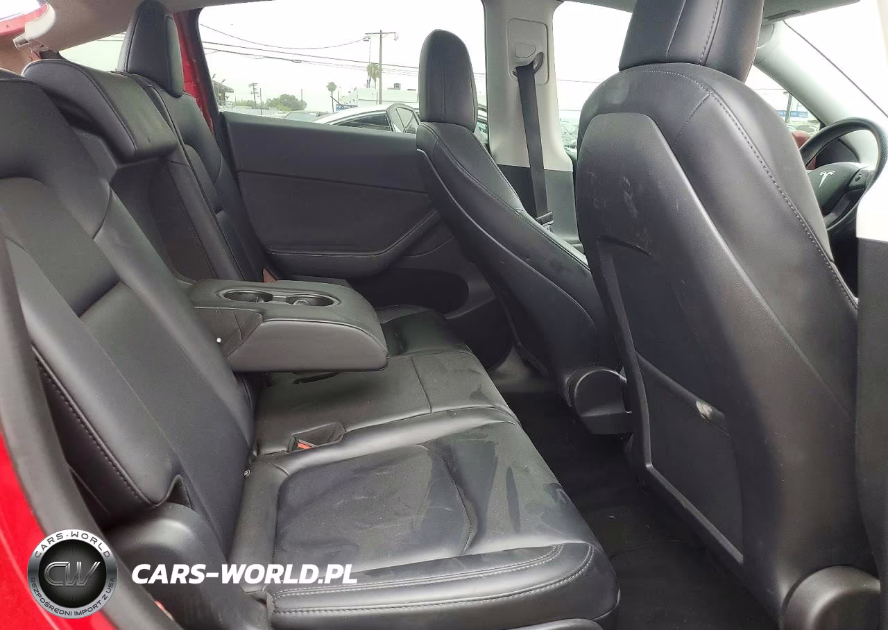 2022 Tesla Model Y VIN:7SAYGAEEXNF561813 - 11