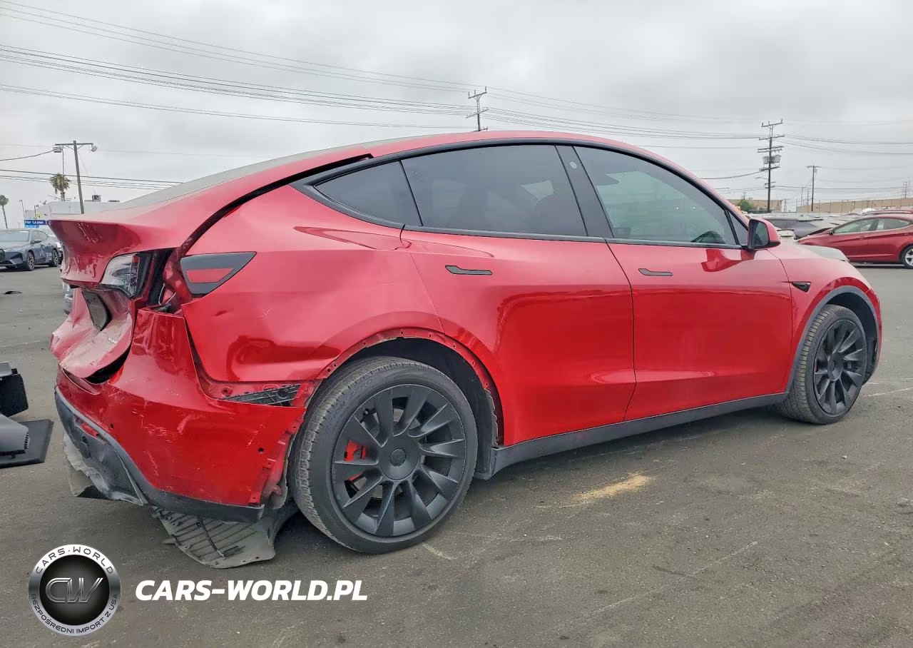 2022 Tesla Model Y VIN:7SAYGAEEXNF561813 - 3