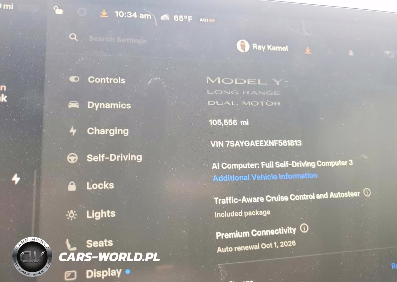 2022 Tesla Model Y VIN:7SAYGAEEXNF561813 - 9