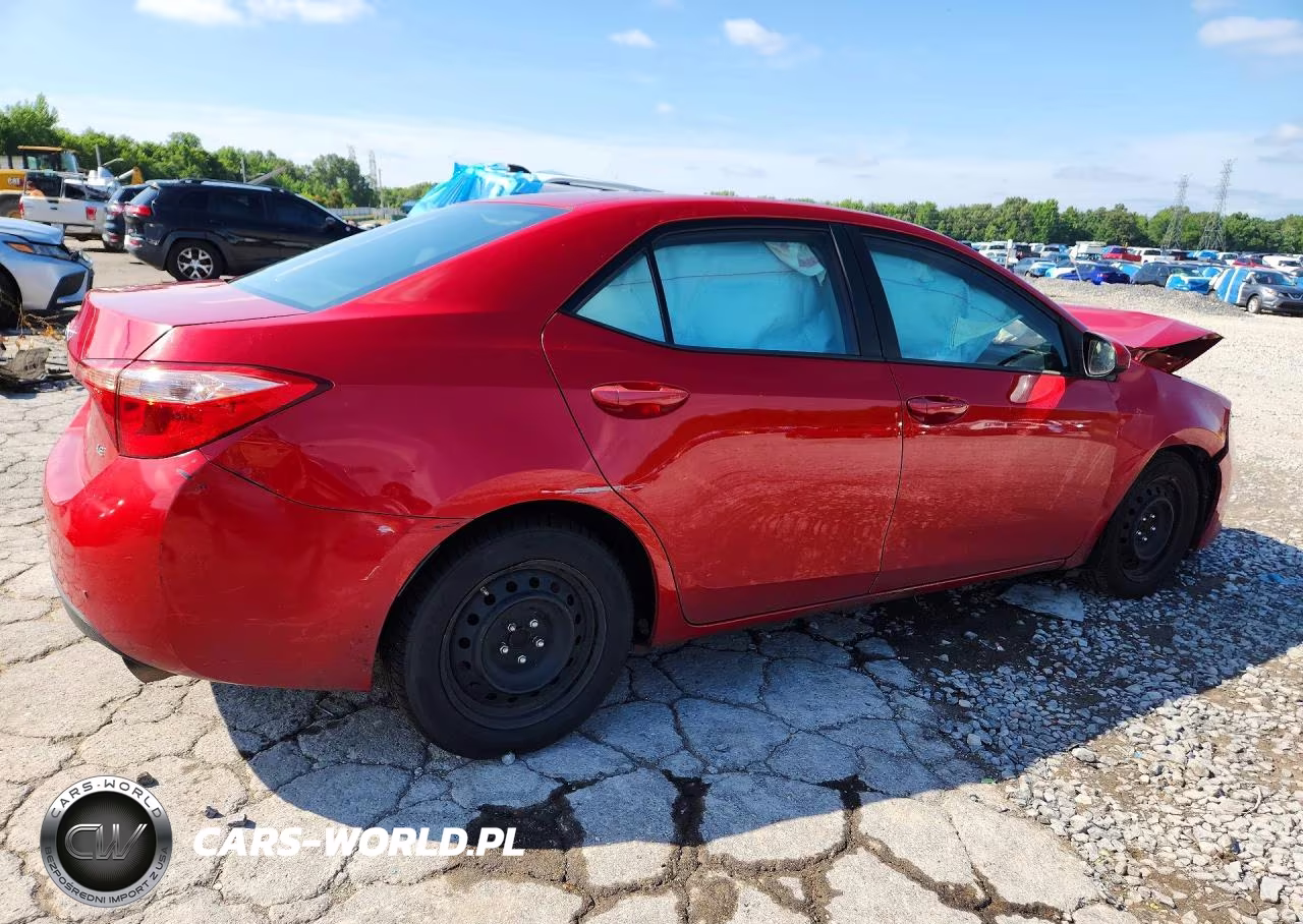 2018 Toyota Corolla Le VIN:2T1BURHE8JC060682 - 3