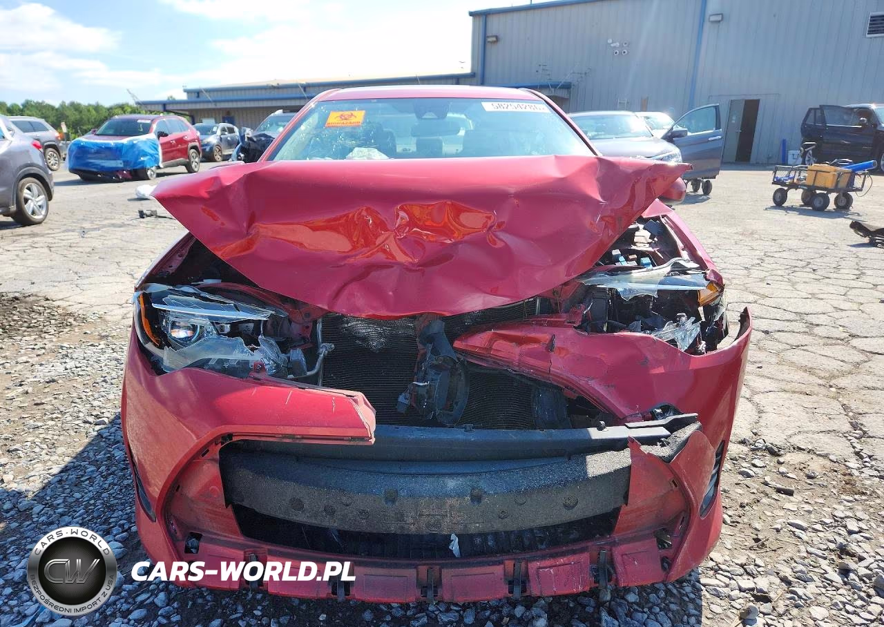 2018 Toyota Corolla Le VIN:2T1BURHE8JC060682 - 5