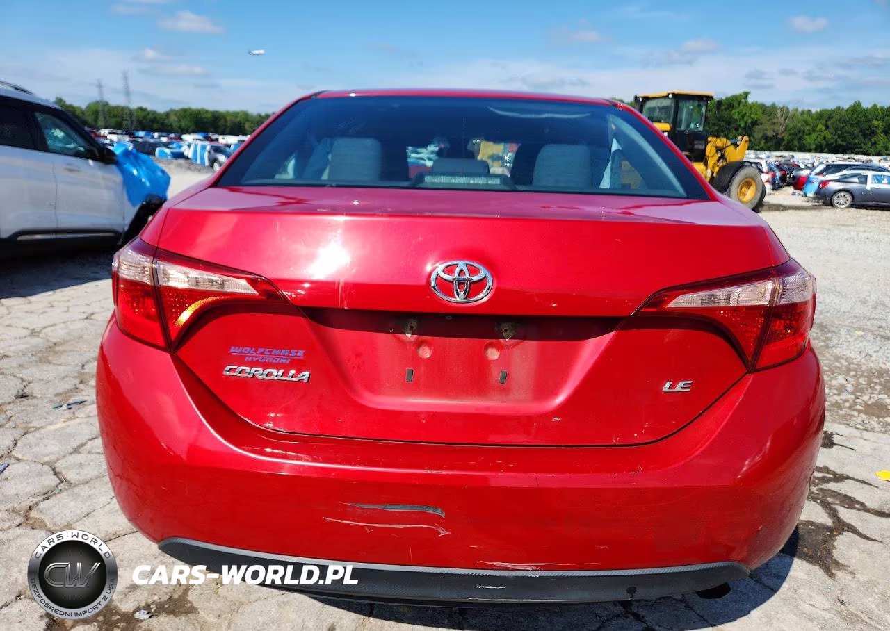 2018 Toyota Corolla Le VIN:2T1BURHE8JC060682 - 6