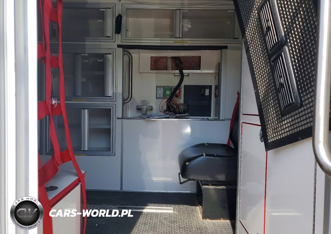 2018 Ford Econoline - Ambulance VIN:1FDWE3FS5JDC36767 - 11