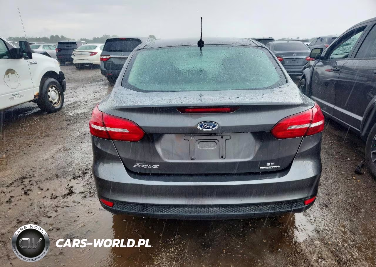 2015 Ford Focus Se VIN:1FADP3F22FL216663 - 6