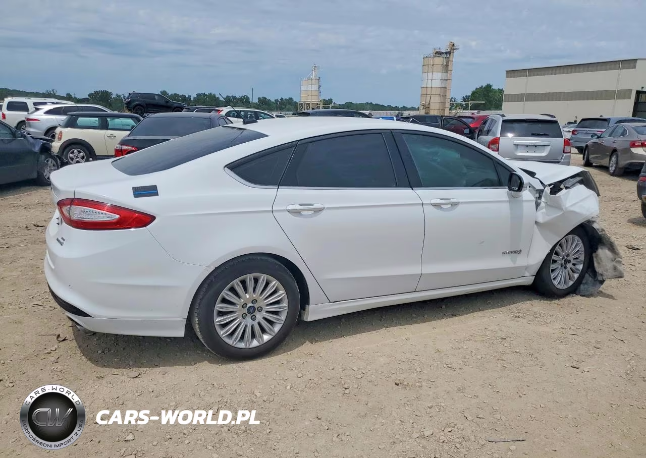 2016 Ford Fusion Se Hybrid VIN:3FA6P0LU4GR333533 - 3