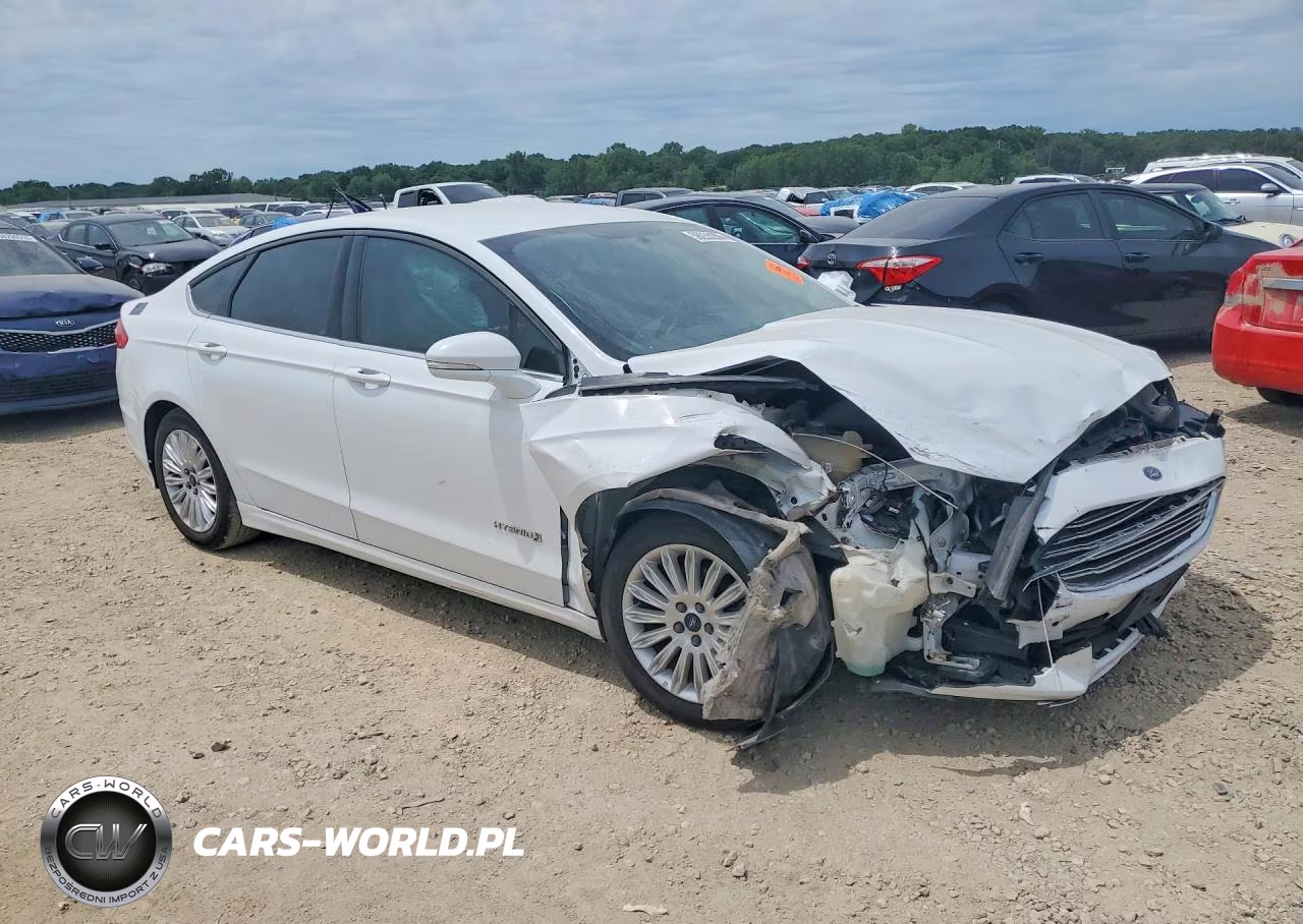 2016 Ford Fusion Se Hybrid VIN:3FA6P0LU4GR333533 - 4