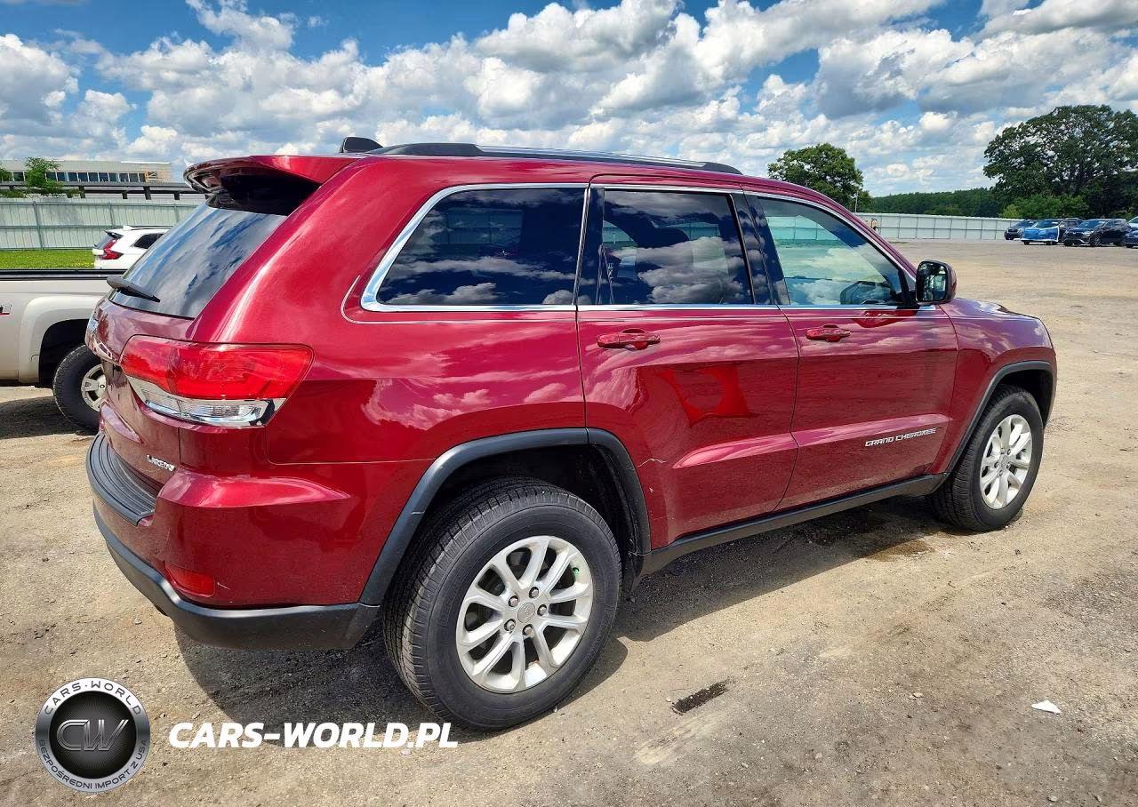 2015 Jeep Grand Cherokee Laredo VIN:1C4RJFAG6FC779320 - 3