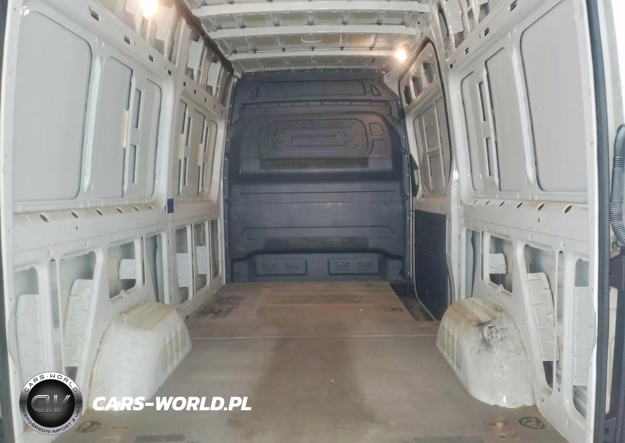 2019 Mercedes-Benz Sprinter 2500-3500 VIN:WD4PF0CD5KT015743 - 10