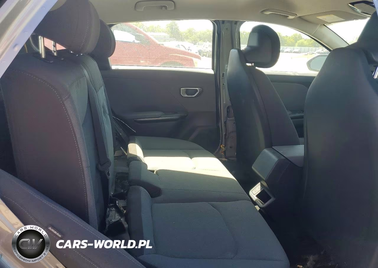2025 Kia K4 Lx VIN:3KPFT4DE9SE090158 - 10