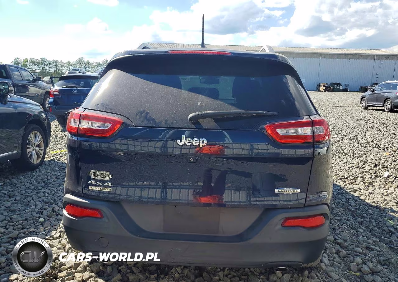 2014 Jeep Cherokee Latitude VIN:1C4PJMCS8EW320252 - 6