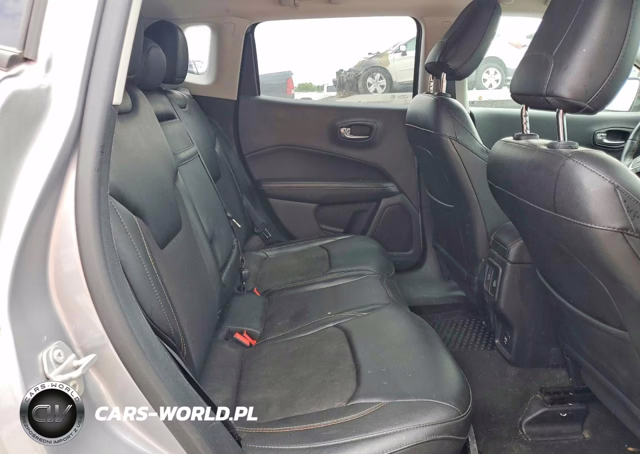 2018 Jeep Compass Latitude VIN:3C4NJCBB6JT286542 - 11
