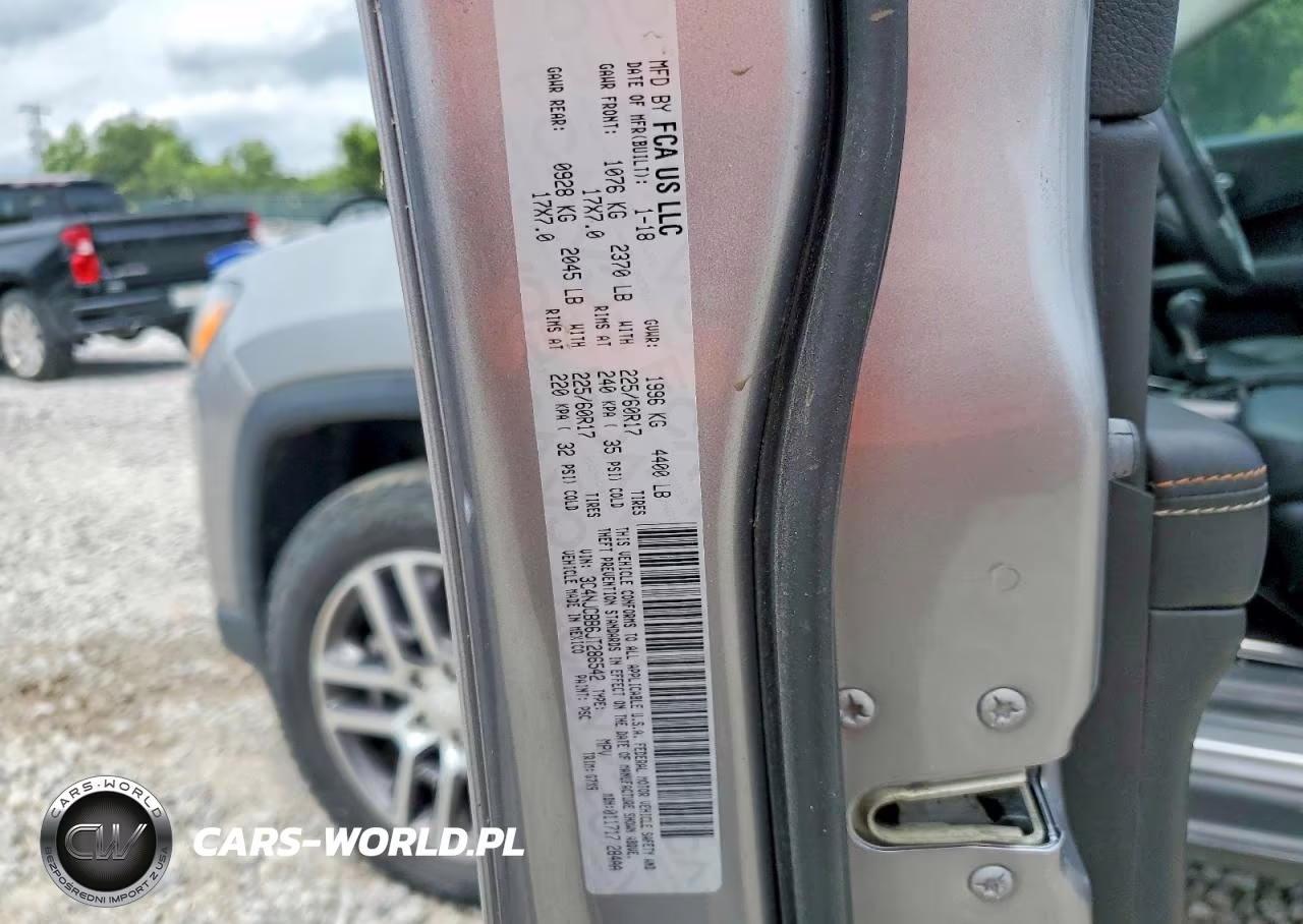 2018 Jeep Compass Latitude VIN:3C4NJCBB6JT286542 - 13
