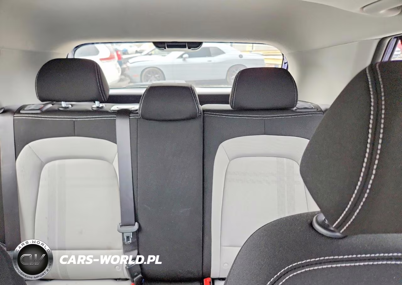 2025 Hyundai Venue Sel VIN:KMHRC8A38SU406637 - 10