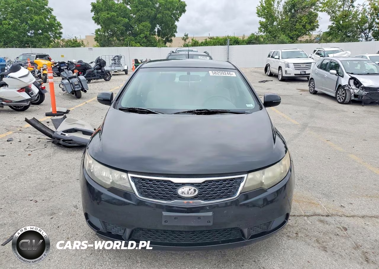 2013 Kia Forte VIN:KNAFU4A24D5737603 - 5