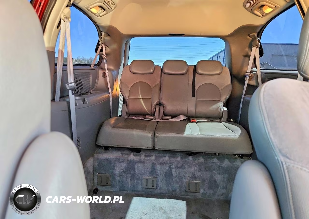 2005 Chrysler Town & Country Limited VIN:2C4GP64L85R603180 - 10
