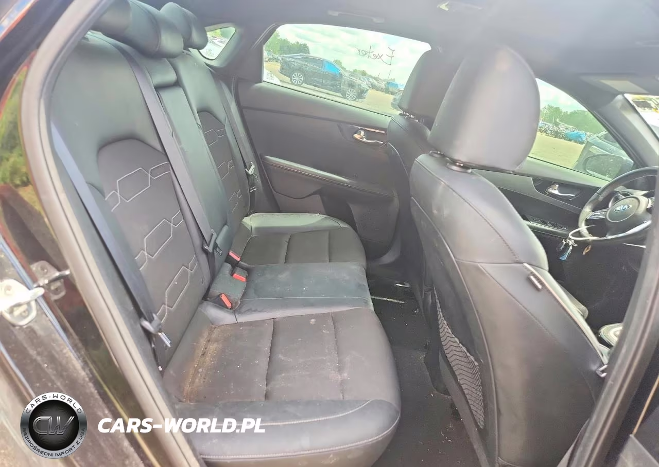 2020 Kia Forte Gt Line VIN:3KPF34AD5LE165421 - 10