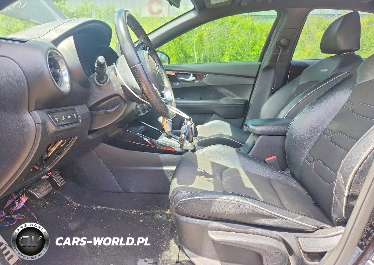 2020 Kia Forte Gt Line VIN:3KPF34AD5LE165421 - 7