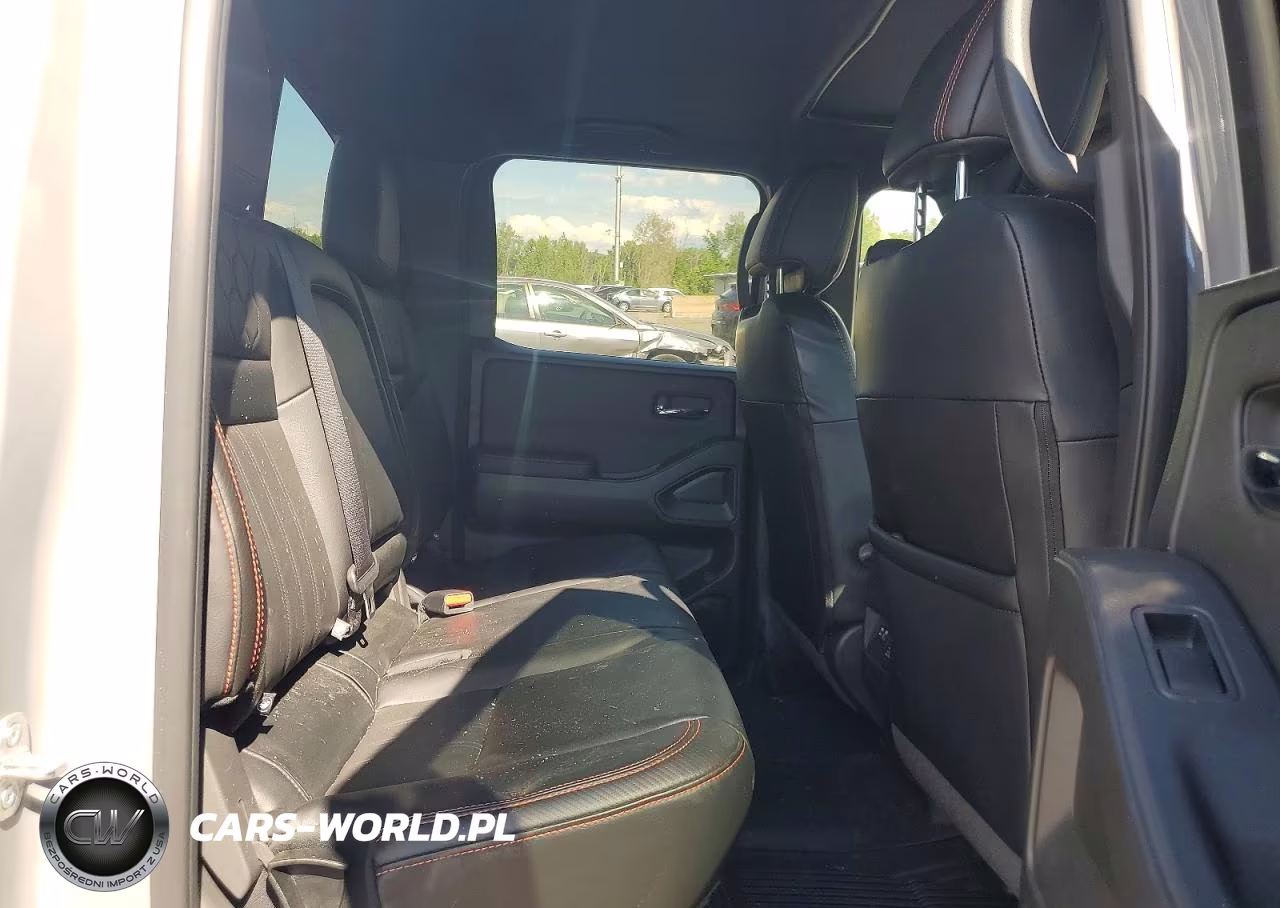 2023 Nissan Frontier Pro-4X VIN:1N6ED1EK7PN648083 - 10