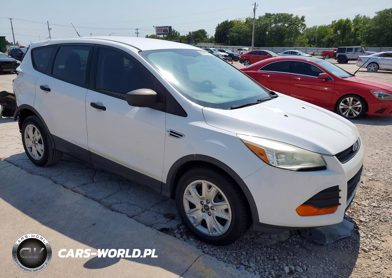 2013 Ford Escape S VIN:1FMCU0F79DUC03744 - 4