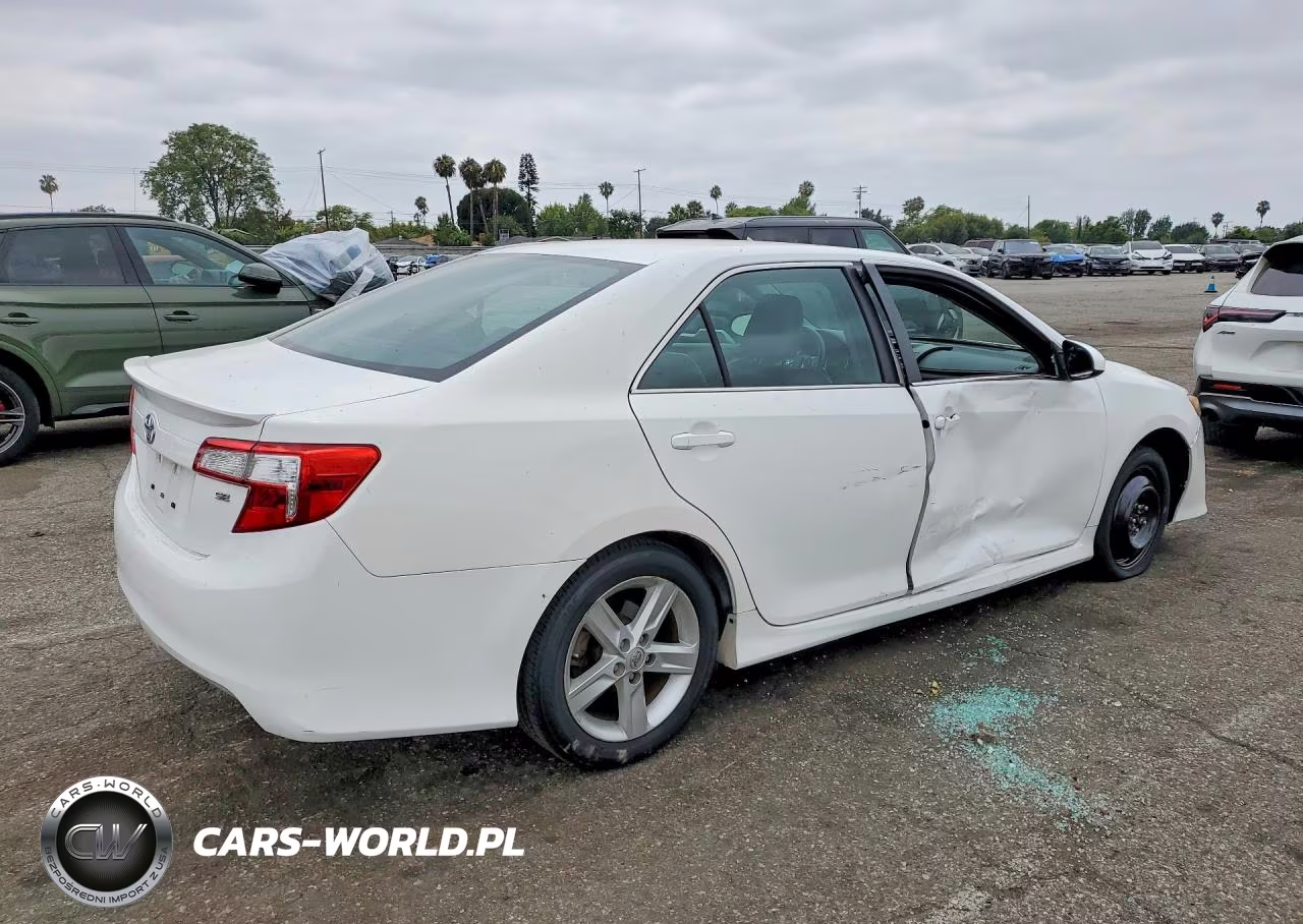 2014 Toyota Camry Se VIN:4T1BF1FK9EU782865 - 3