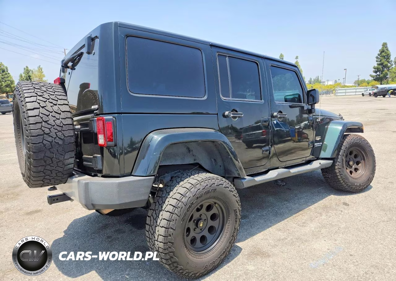 2012 Jeep Wrangler Unlimited Sahara VIN:1C4HJWEG6CL209643 - 3