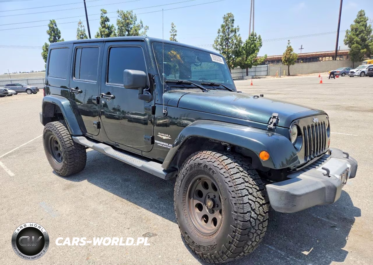 2012 Jeep Wrangler Unlimited Sahara VIN:1C4HJWEG6CL209643 - 4