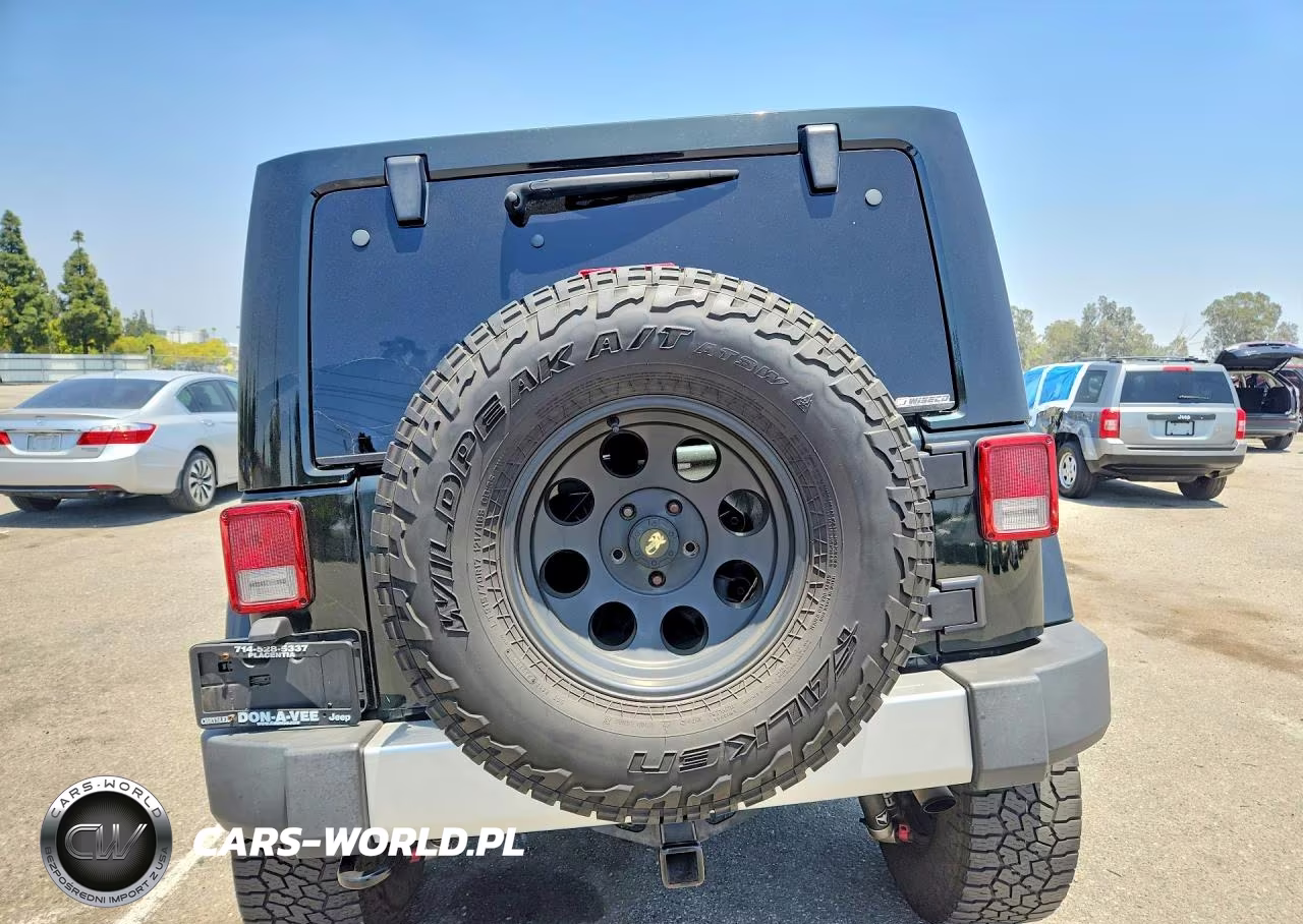 2012 Jeep Wrangler Unlimited Sahara VIN:1C4HJWEG6CL209643 - 6
