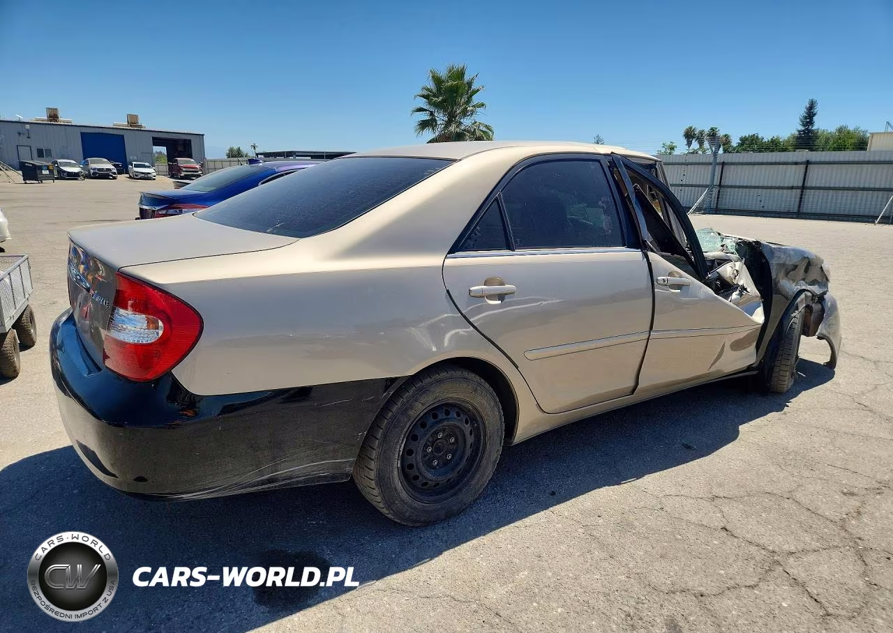 2003 Toyota Camry Le VIN:4T1BE32K33U764461 - 3